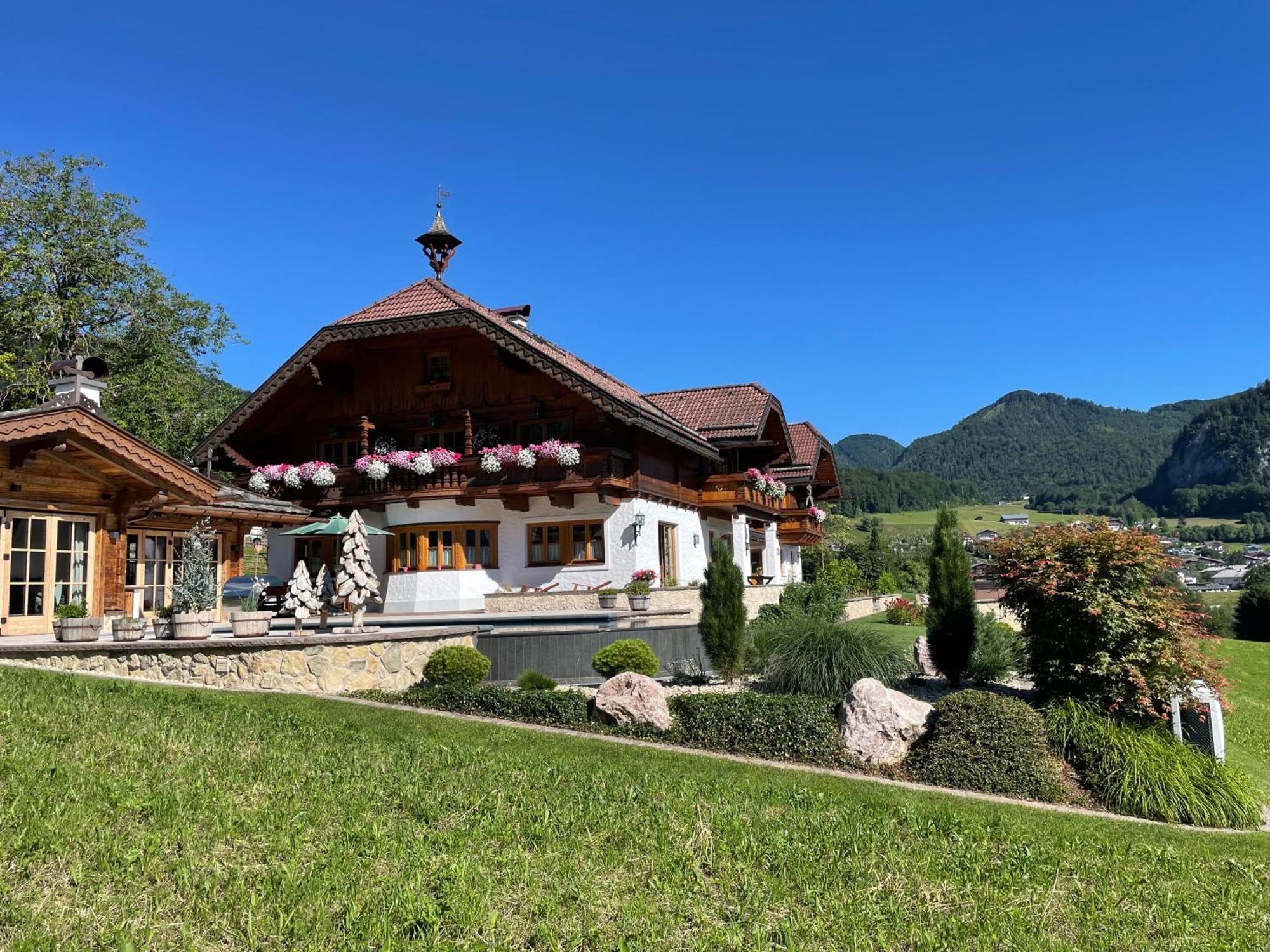 Ferienwohnung Schossleitner - Der Wohlfuehl-Ansitz Am Wolfgangsee Mit Weitblick Sankt Gilgen Exterior photo